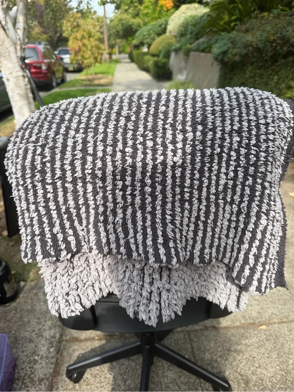 Barefoot Dreams Cozy Chic Throw Blanket 54 x 72 EUC Gray & Black